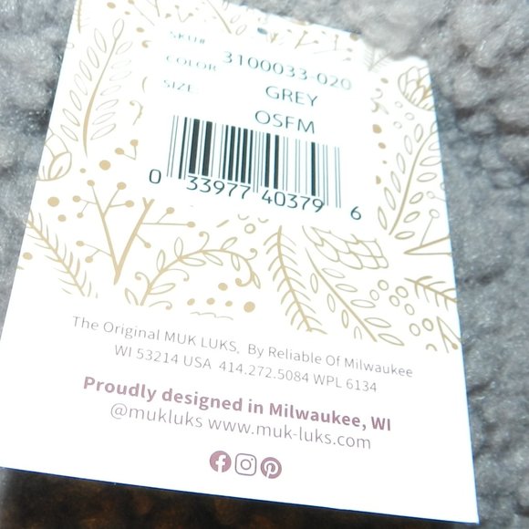 Muk Luks Women's Sherpa Pom Pom Beanie Hat  Grey NWT/NEW - Picture 14 of 14